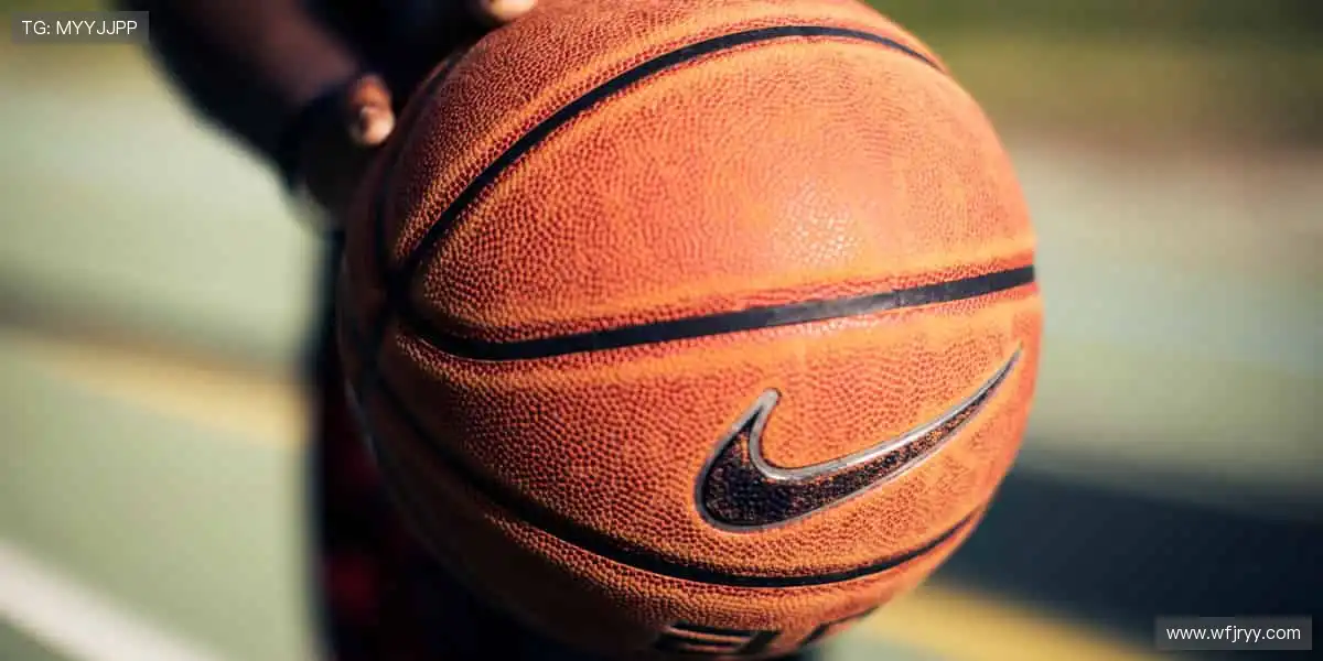 🏀实时数据加持，解读比赛新视角！